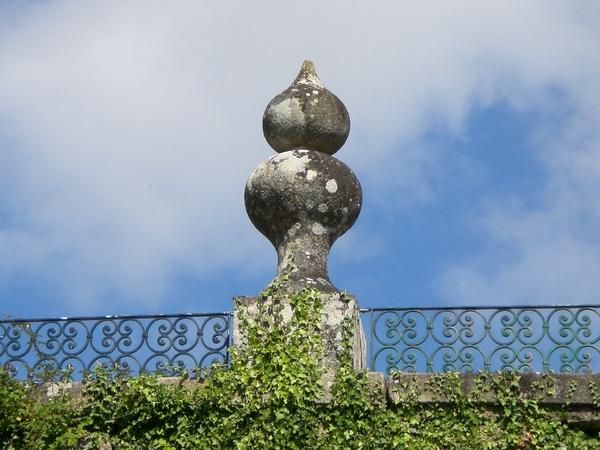 Ancient Pillar- Mosteiro, Cerdal