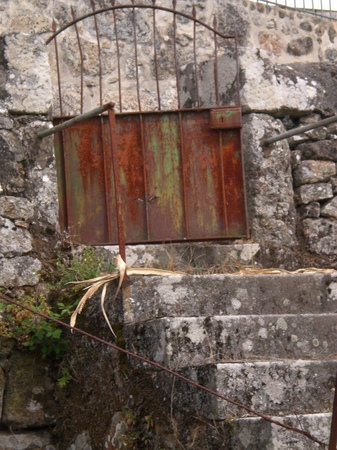 Rusty Gate - Cerdal, Minho